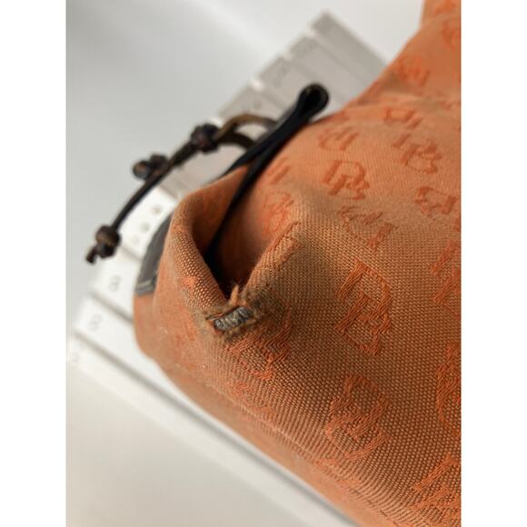 DOONEY & BOURKE VINTAGE LARGE CANVAS SIGNATURE SHOULDER BAG - Picture 13 of 16